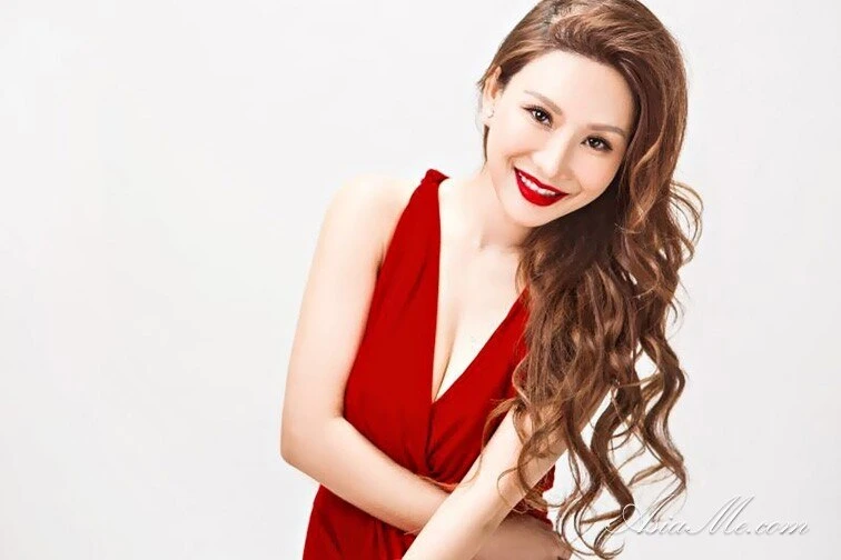 Bella Profile image 3